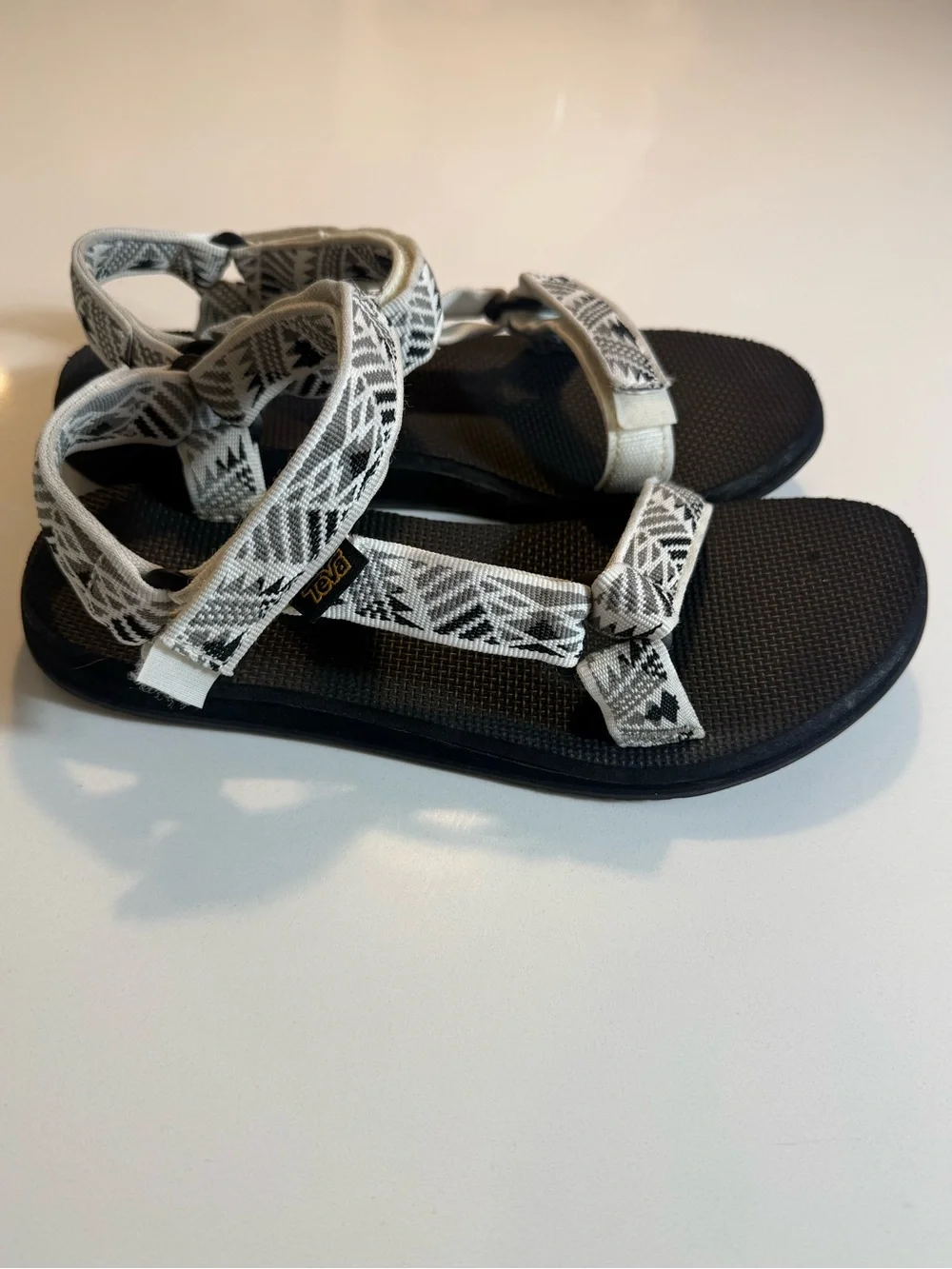 Teva Original Universal Boomerang White Grey Geometric Sport Sandals Size 9